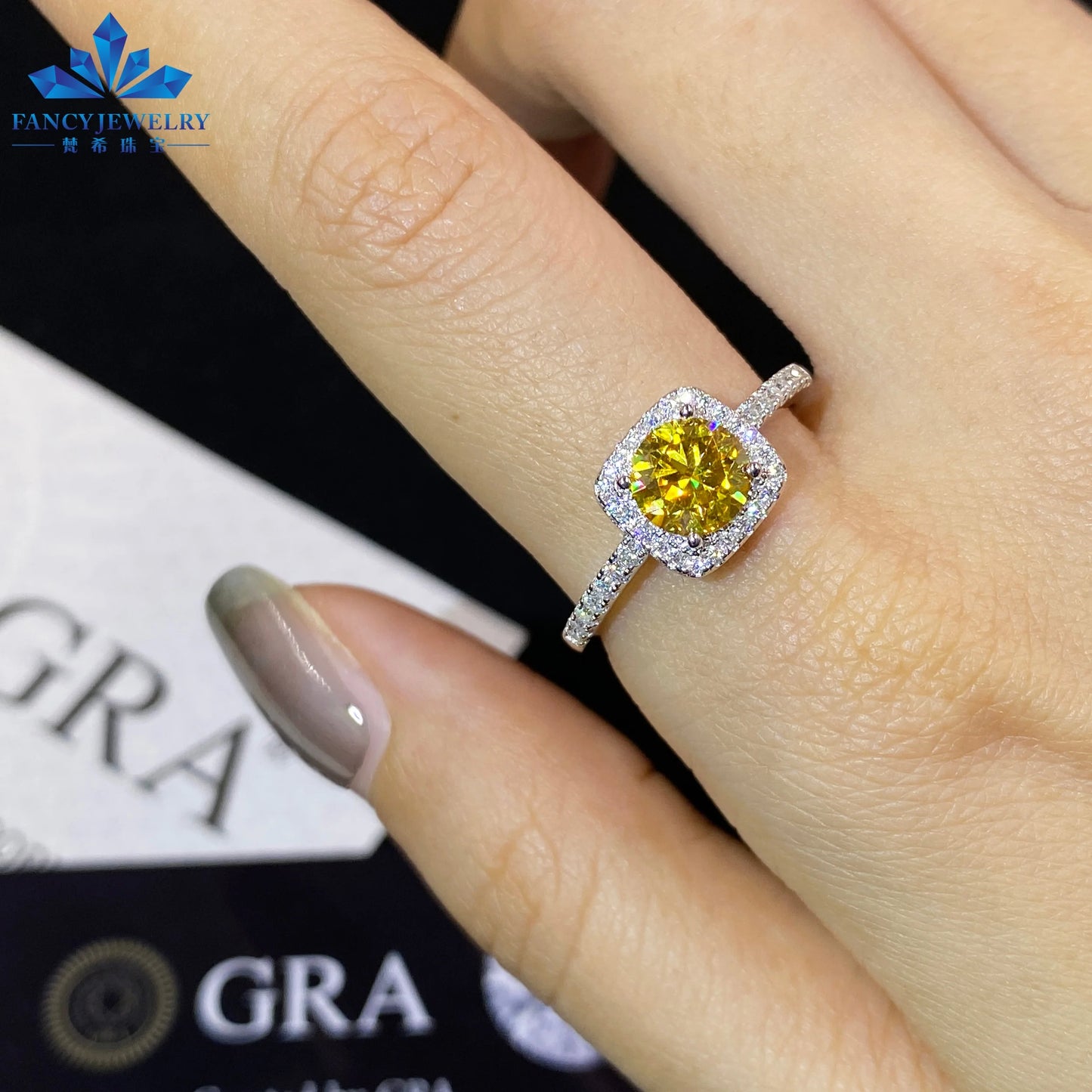 Women's 1ct Moissanite Ring Rhodium & White Gold Plated Green Yellow Pink Halo 925 Silver Elegant Jewellery