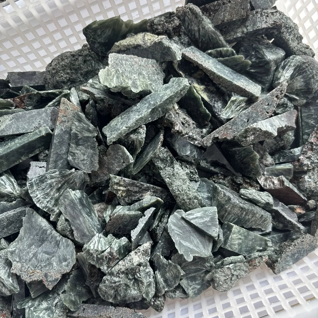 Wholesale High Quality Natural Seraphinite Rough Stone Healing Stone Seraphinite Gemstone for Jewellery Making