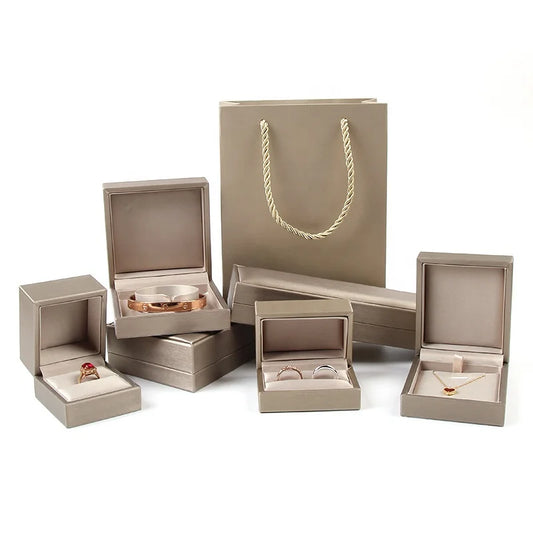 Free Sample Stock Mens Jewellery Gift Packaging Box Cheap Wedding Dating Ring Leather Bracelet Bangle Jewelry Box for Women
